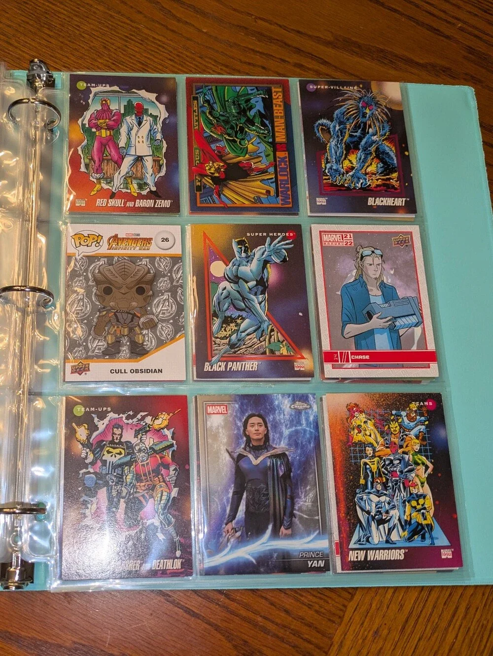 Marvel 100 Card Binder 🔥 Superheroes & Villains Trading Card Collection Lot
